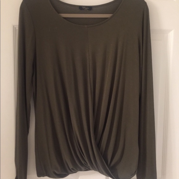 Cupio Tops - Perfect everything top!